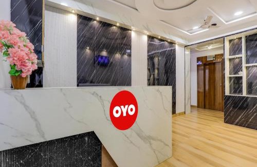 Navrangpura Hotel | Super Hotel O bhanu Villa