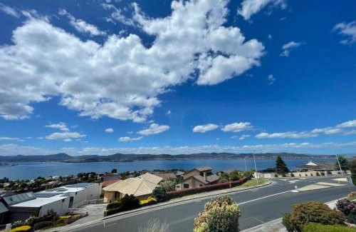 Sandy Bay House | Super nice house with sea view free parking