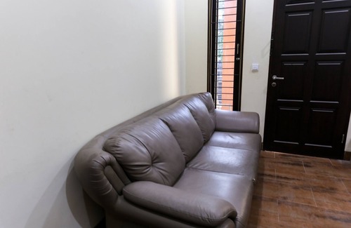 Jakarta Hotel | Super OYO 3109 Point Inn