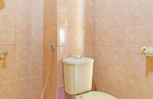 Sukabumi Hotel | Super OYO 90382 Hotel Sarah Sukabumi