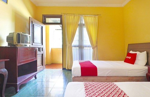 Sukabumi Hotel | Super OYO 90382 Hotel Sarah Sukabumi