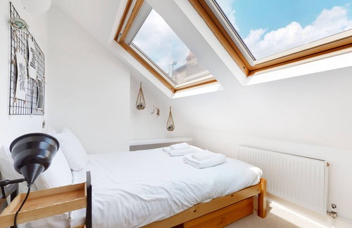 Clapham Apartment | Superb 2 bed flat next to Clapham South station