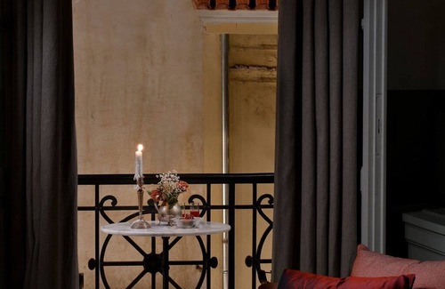 Monastiraki Villa | Superb Athens Apartment | 1 Bedroom | Apartment Elefseria | Furnished Balcony.