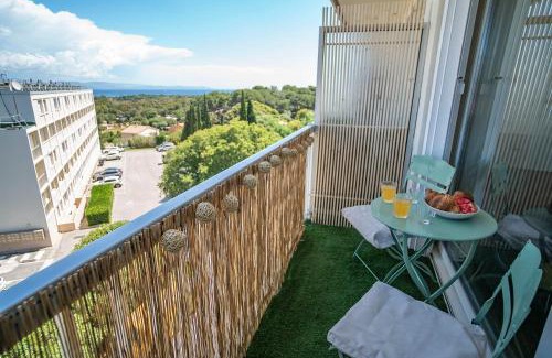 Giens Apartment | Superb T4 Souplex in Giens