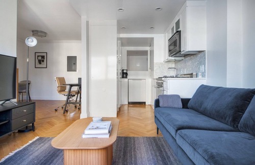 Upper East Side Apartment | Superb UES 2BR w/Gym & Elevator, close to Central Park, by Blueground