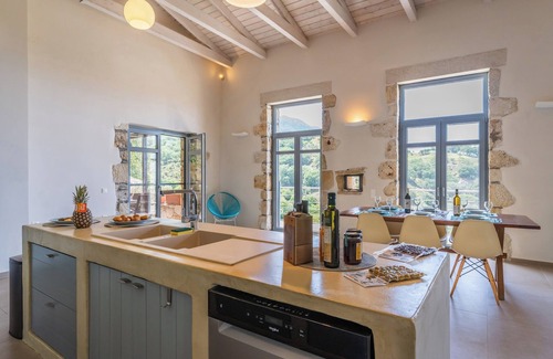 Patima Villa | Superb villa with panoramic sea and mountain views with infinity pool