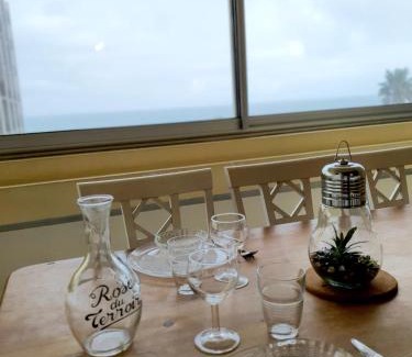 La Cote Radieuse Apartment | Superbe appartement face à la mer avec parking privatif