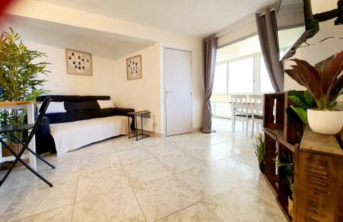La Cote Radieuse Apartment | Superbe appartement face à la mer avec parking privatif