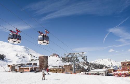Plagne Centre Apartment | Superbe appt rénové 3 pièces au pied des pistes, balcon sud, 8 pers, près commerces - FR-1-455-36