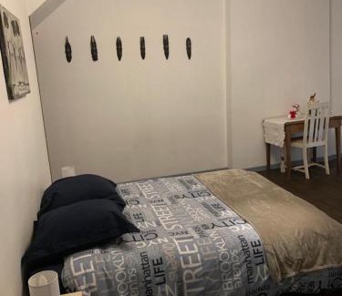 Saint-Cere Apartment | SUPERBE TRIPLEX MEUBLÉ TOUT CONFORT HYPER CENTRE ST CÉRÉ 3 CHAMBRES WIFI 120 M2 8 pers max