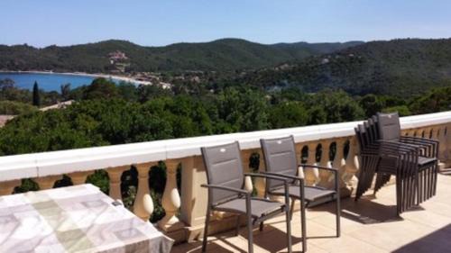 Favone Villa | Superbe villa vue mer avec piscine a debordement