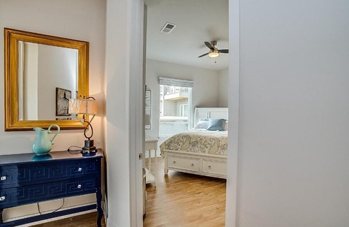 Thunderbird Industrial Airpark Apartment | Superior Condo In North Scottsdale (Unit 1039) Condo