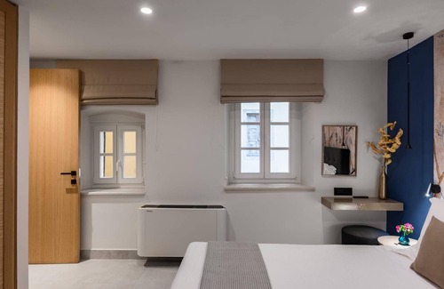 Old Town Apartment | Superior Suite Cantons View