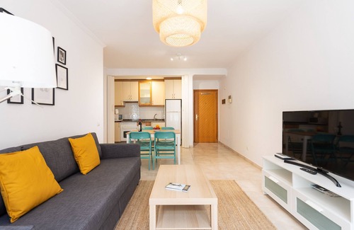 Las Palmas de Gran Canaria Ski Chalet | Surf Beach Canteras & Parking By CanariasGetaway