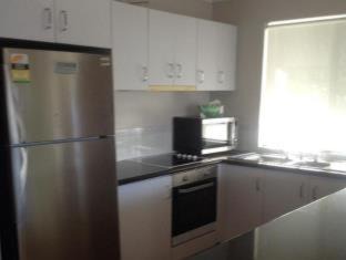Maroochydore Apartment | Surfcomber on the Beach