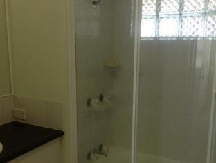 Maroochydore Apartment | Surfcomber on the Beach
