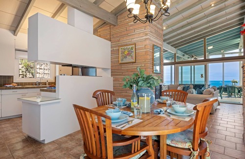 East Mesa House | Surfers Paradise - The Ultimate Ocean View Above Shoreline Drive