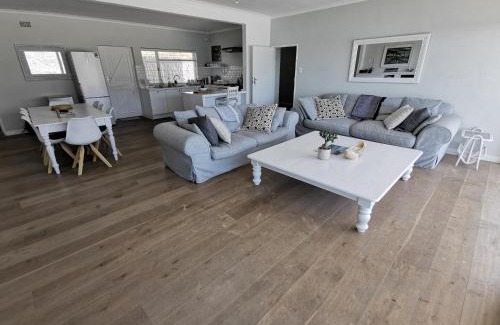 Fish Hoek House | Surfwatch Villa