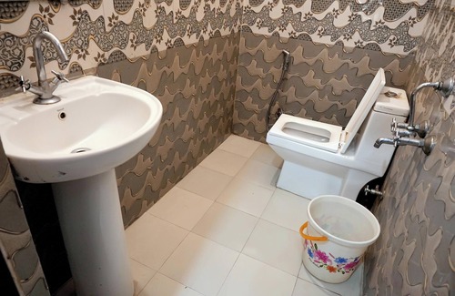 Nizamuddin East Hotel | Surya inn