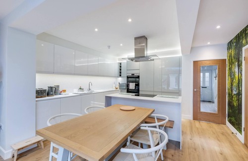 Bushey Apartment | Sustainable Stays