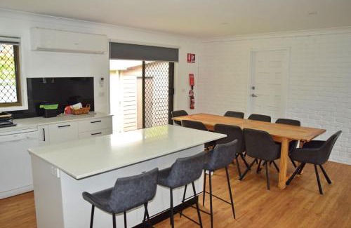 South West Rocks House | Sutts Retreat - Bring your own linen.