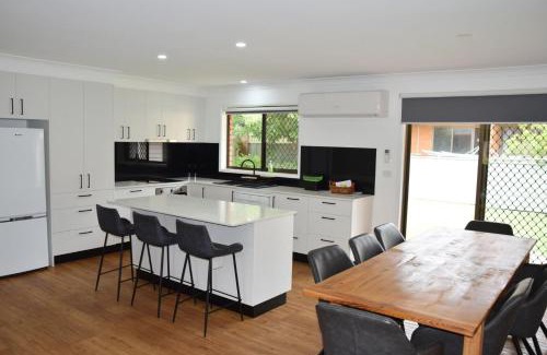 South West Rocks House | Sutts Retreat - Bring your own linen.