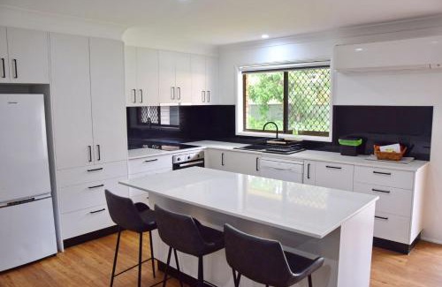 South West Rocks House | Sutts Retreat - Bring your own linen.