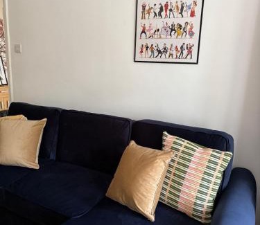 Swiss Cottage Apartment | Swanky two bedroom flat with balcony near swiss cottage and regents park