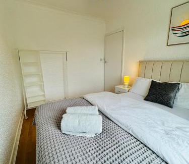 Harborne House | Swanky2bedRetreatNearHarborne