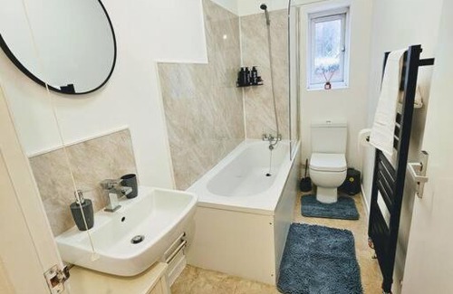 Walsall House | SwankyHome 4 Groups Walsall Near M6