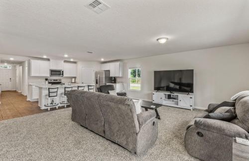Palm Coast House | Swaying Palm Cabana by the Beach