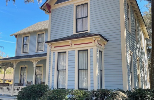 Brunswick House | Sweet Little Victorian Retreat in Historic Brunswick, GA