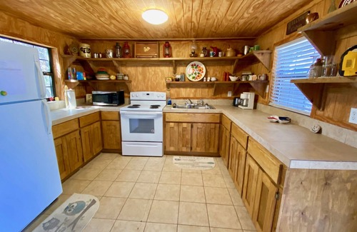 Concan Cabin | Sweet Riverside Cabin, Easy Walk 2 River, Private River Access, River Views!