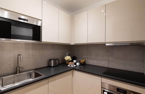 Faubourg-du-Roule Apartment | Sweett | Wagram Suite I