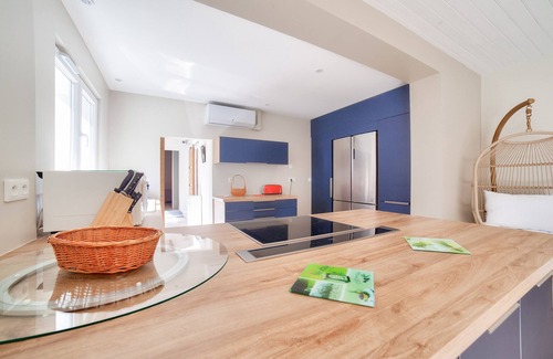 La Faute-sur-Mer Ski Chalet | Swimming pool & access to a natural reserve