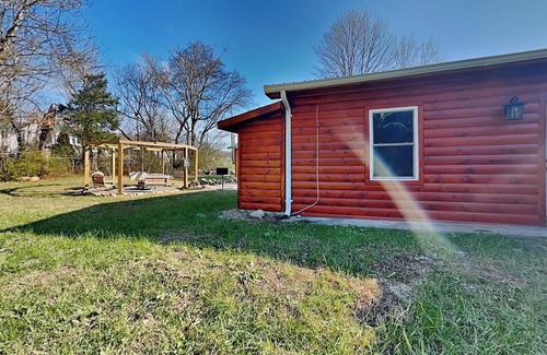 Sevierville Cabin | Swinging S'mores