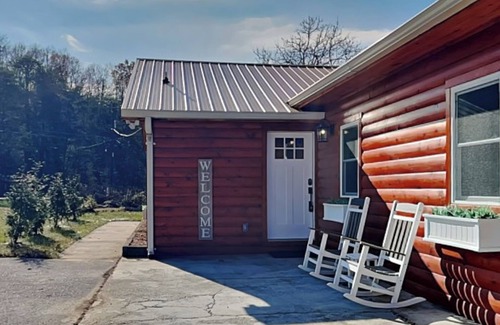 Sevierville Cabin | Swinging S'mores