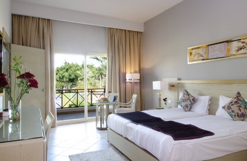 Dream Land Hotel | Swiss Inn Pyramids Golf Resort