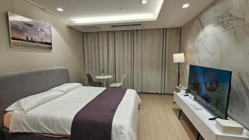 Suyeong-Gu Apartment | SWITZEN KCC ocean view