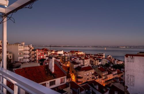 Alfama Apartment | T1 Oasis with Amazing Terrace