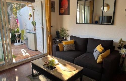 Cap d'Agde Apartment | T2 Cabine RdC - Près Plages, Animaux Bienvenus - FR-1-749-81