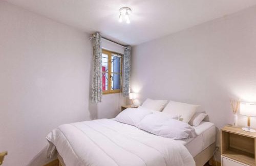 Luz-Saint-Sauveur Apartment | T2 cosy en centre-ville avec parking, proche commodités, 3 stations de ski, non fumeur - FR-1-402-118