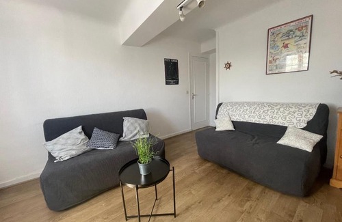 Ciboure Apartment | T2 lumineux avec Wifi dans maison basque près du cœur historique de Ciboure - Plages et port à proximité - FR-1-239-824