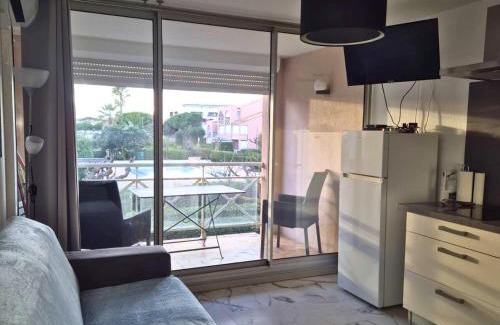 Palavas-les-Flots Apartment | T2 Lumineux tout équipé avec piscine, parking privé et plage à 300m