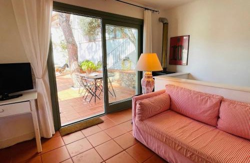 Tamariu Apartment | T2 · Sunny duplex with garden 50m from beach