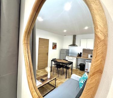 La Madeleine Apartment | T2 - Tendance avec place de parking devant la porte d'entrée