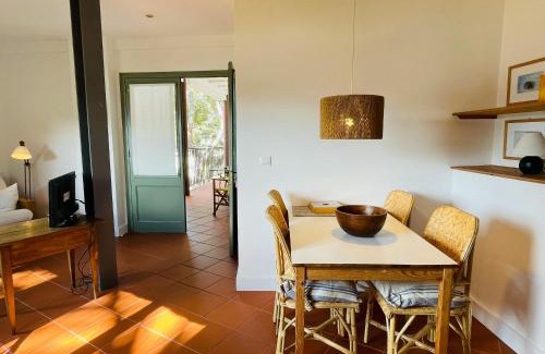 Tamariu Apartment | T3 · Charming seaside escape with stunning views