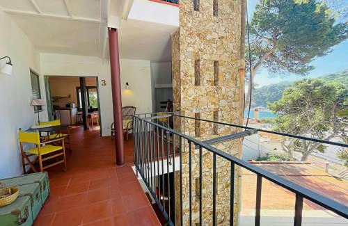 Tamariu Apartment | T3 · Charming seaside escape with stunning views