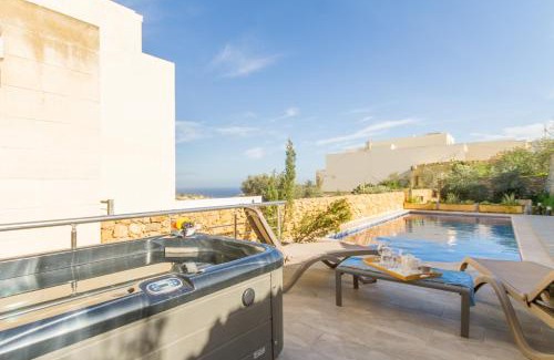 Xaghra House | Ta'Siku Gozitan villa Pool & hot tub - Happy Rentals