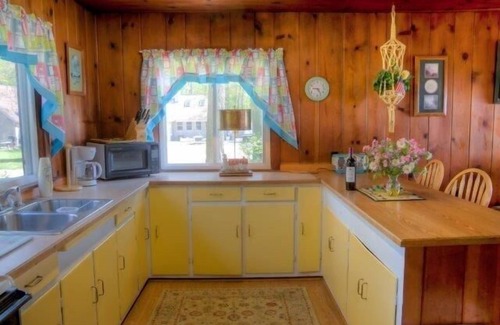 Fennville Cottage | Take a break by the lake!